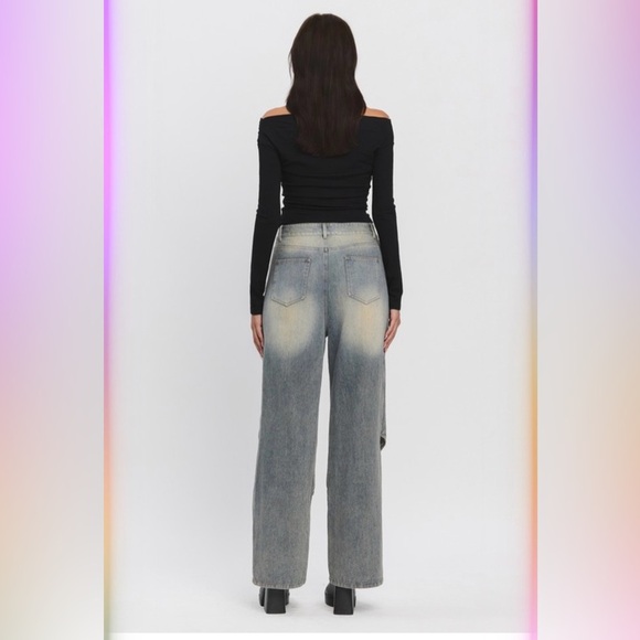 New No Vacancy cool open trim jeans wide leg high rise S, M L - Picture 4 of 4